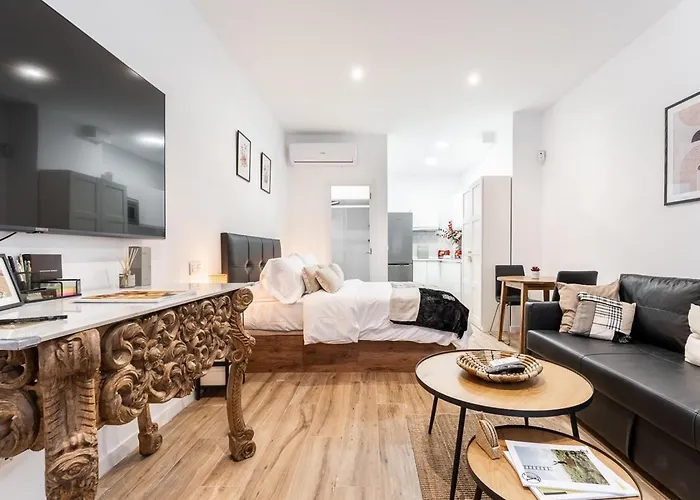 "Estudio Las Damas De Madrid"